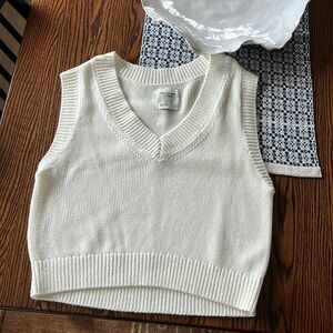 Abercrombie White Knit Sweater Vest Tank
